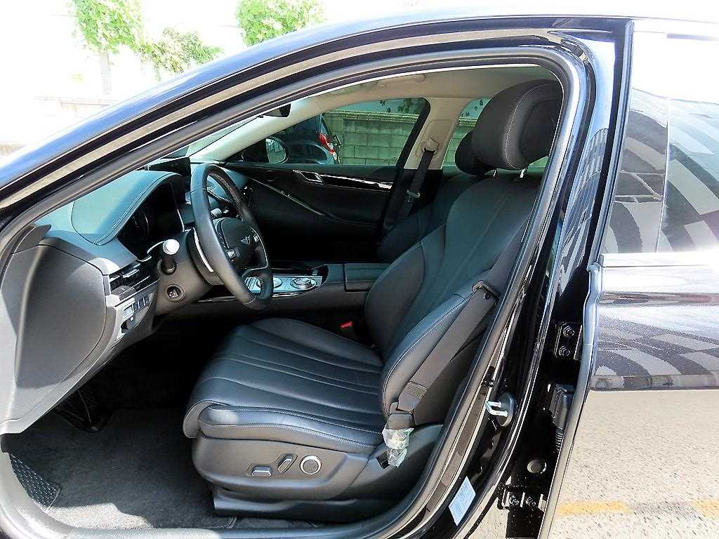 Genesis G80 — photo 05