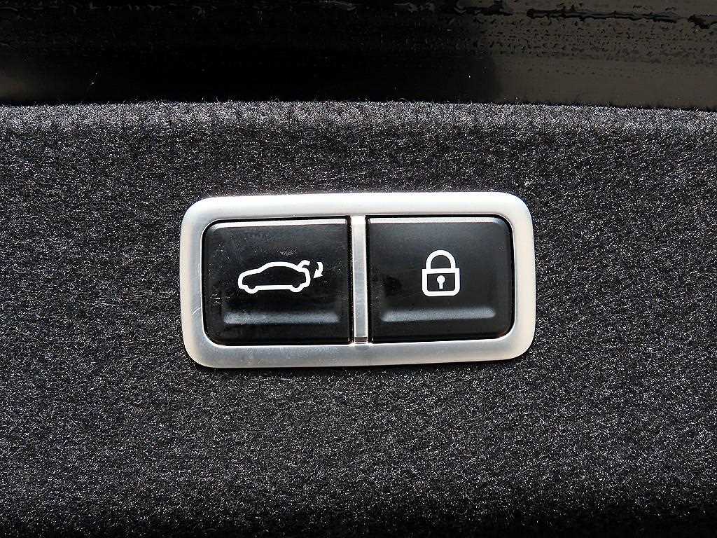 Genesis G80 — photo 18