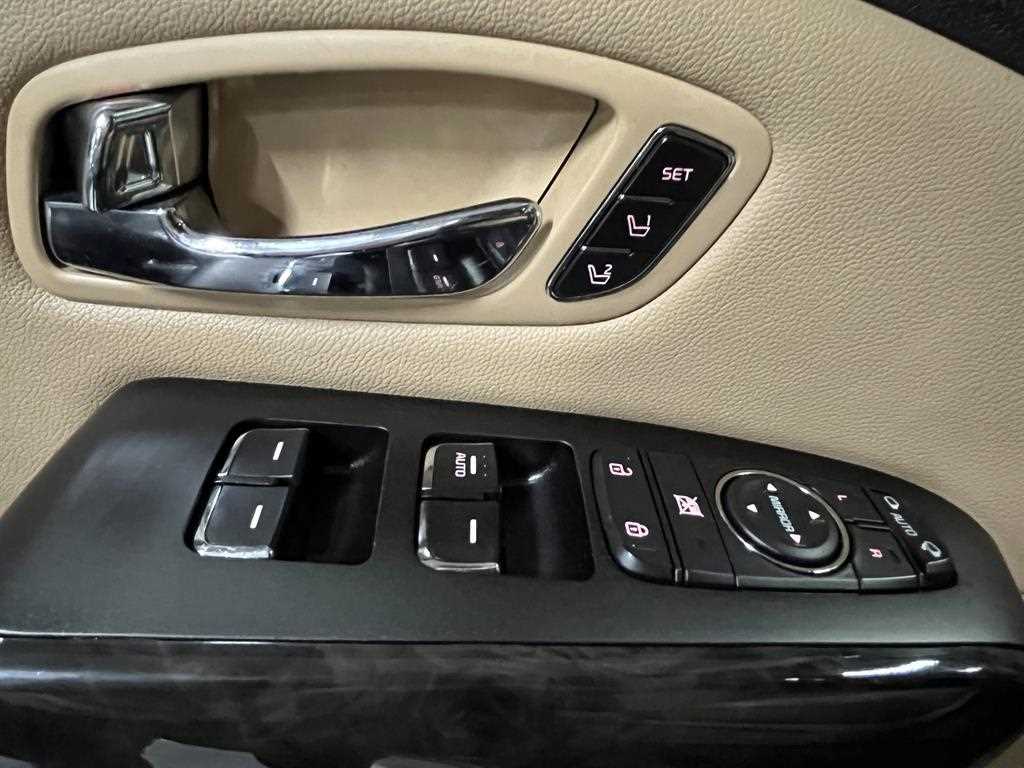 Kia Carnival — photo 13
