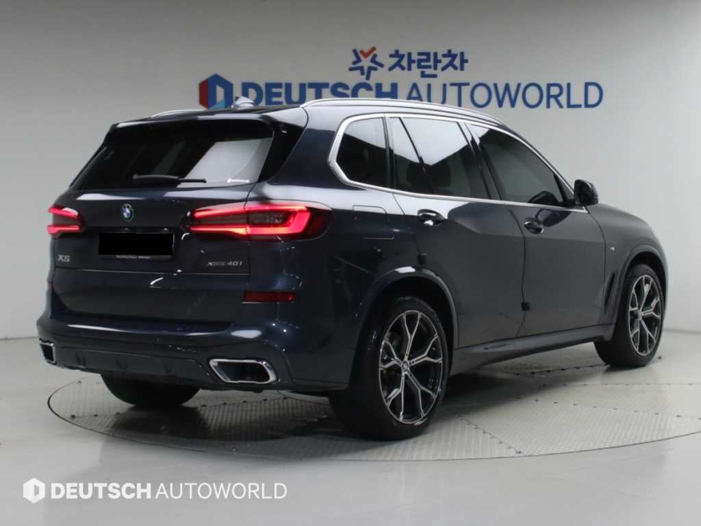 BMW X5 — photo 02