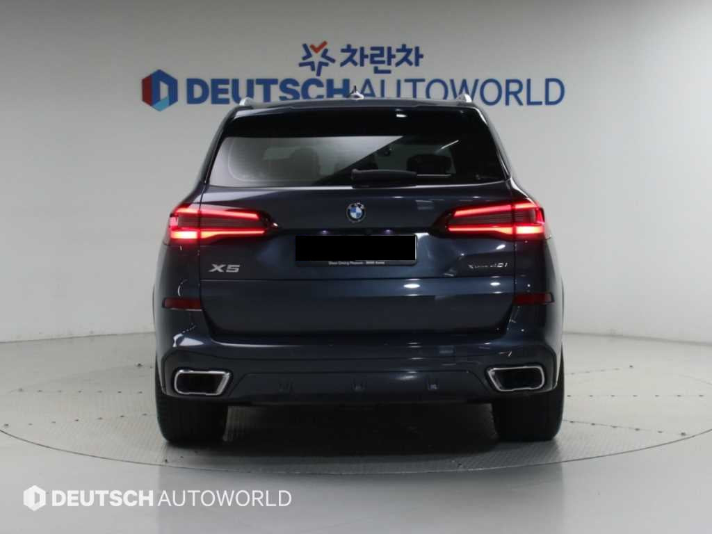 BMW X5 — photo 04