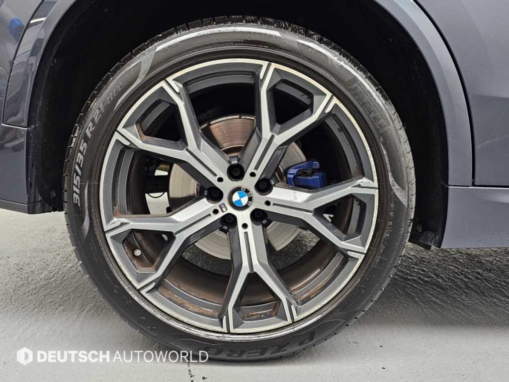 BMW X5 — photo 05