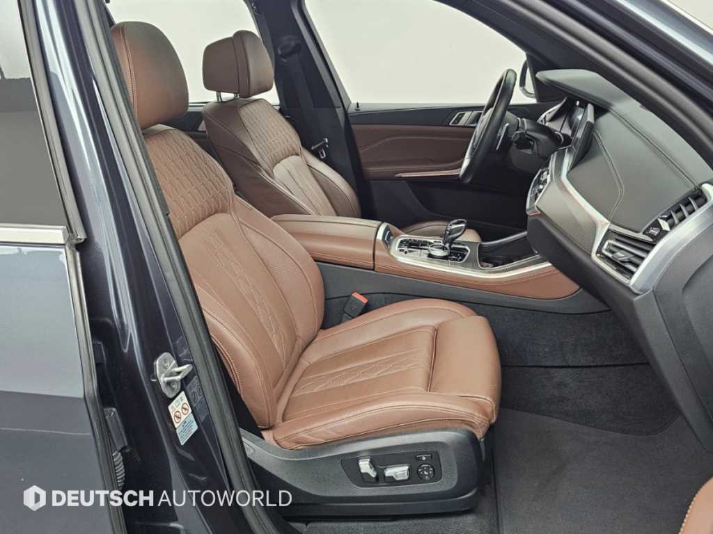 BMW X5 — photo 10