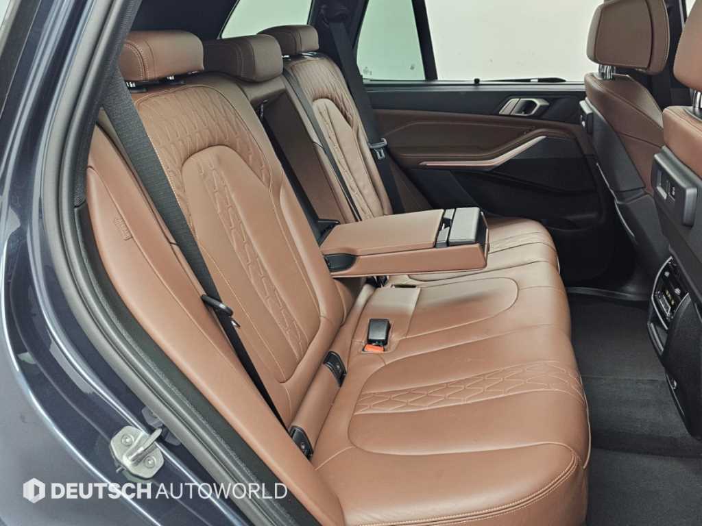 BMW X5 — photo 12