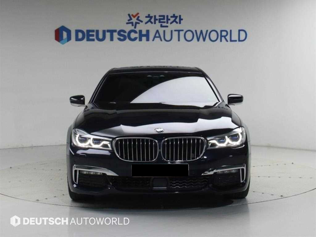 BMW 7-Series — photo 03