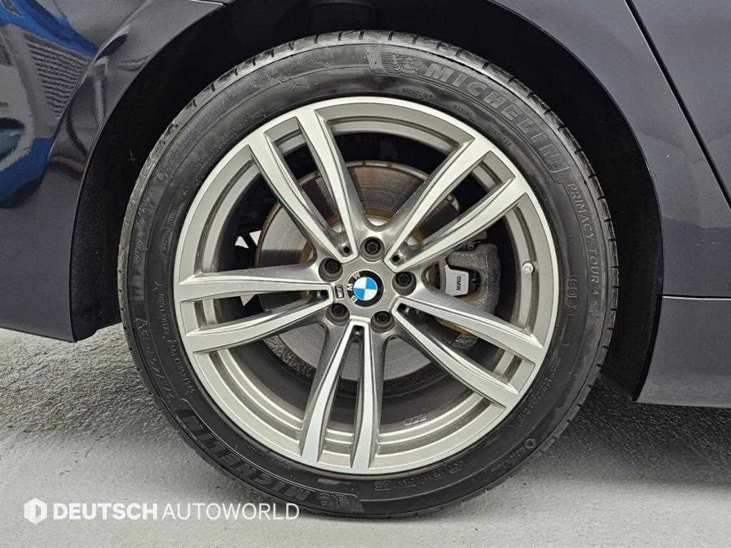 BMW 7-Series — photo 05