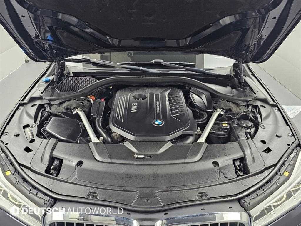 BMW 7-Series — photo 06