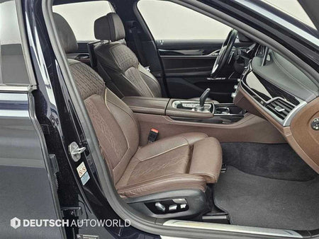 BMW 7-Series — photo 10