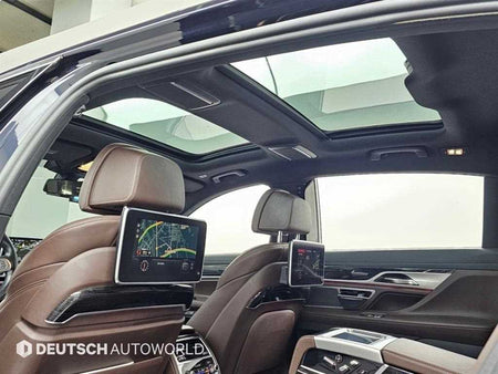 BMW 7-Series — photo 18
