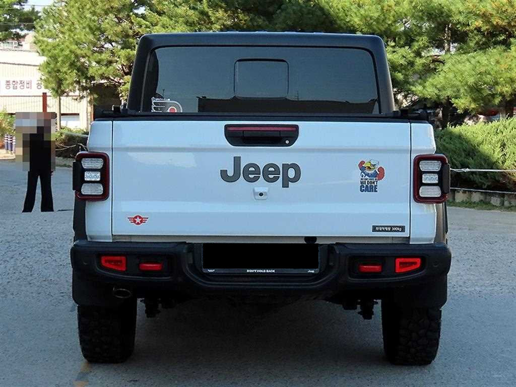 Jeep Gladiator — photo 04