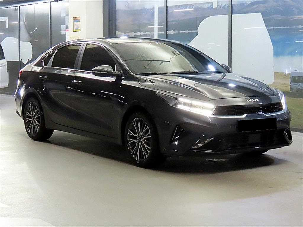 Kia K3 — photo 01