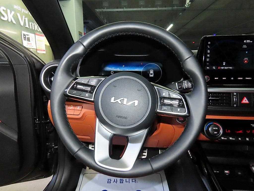 Kia K3 — photo 08