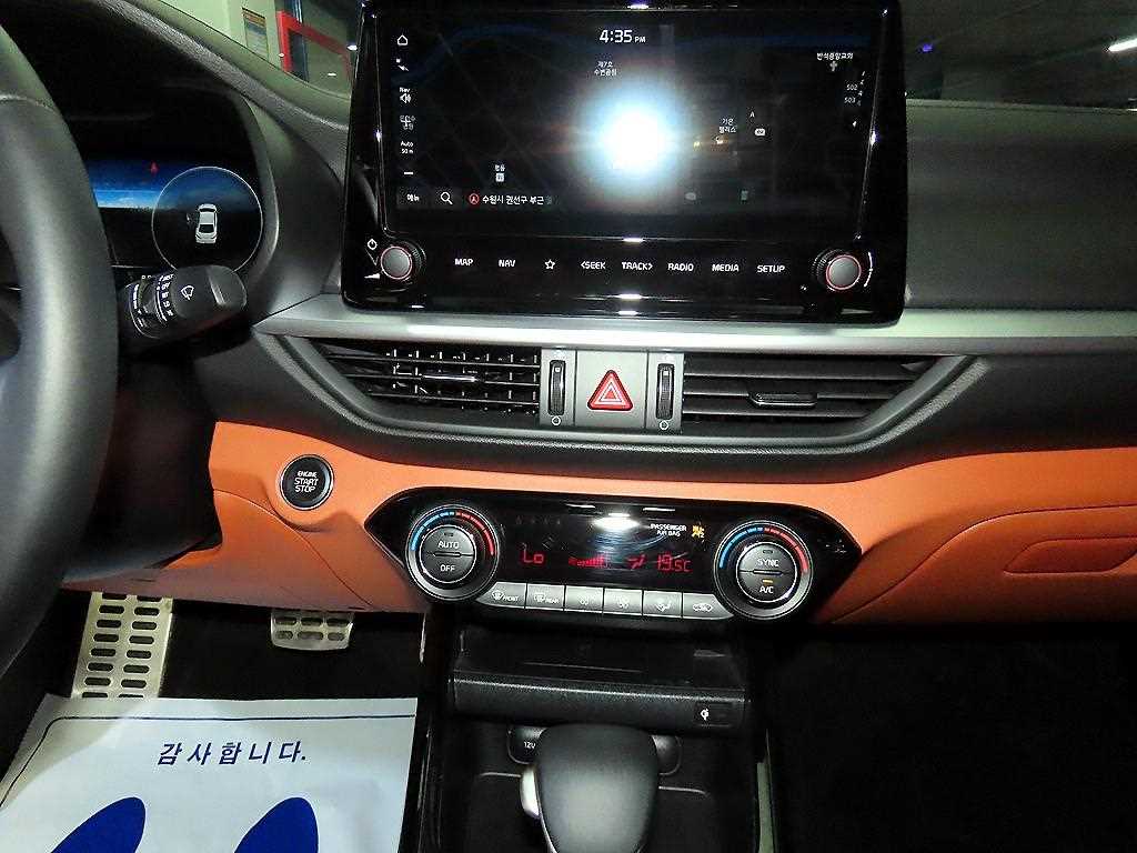 Kia K3 — photo 11