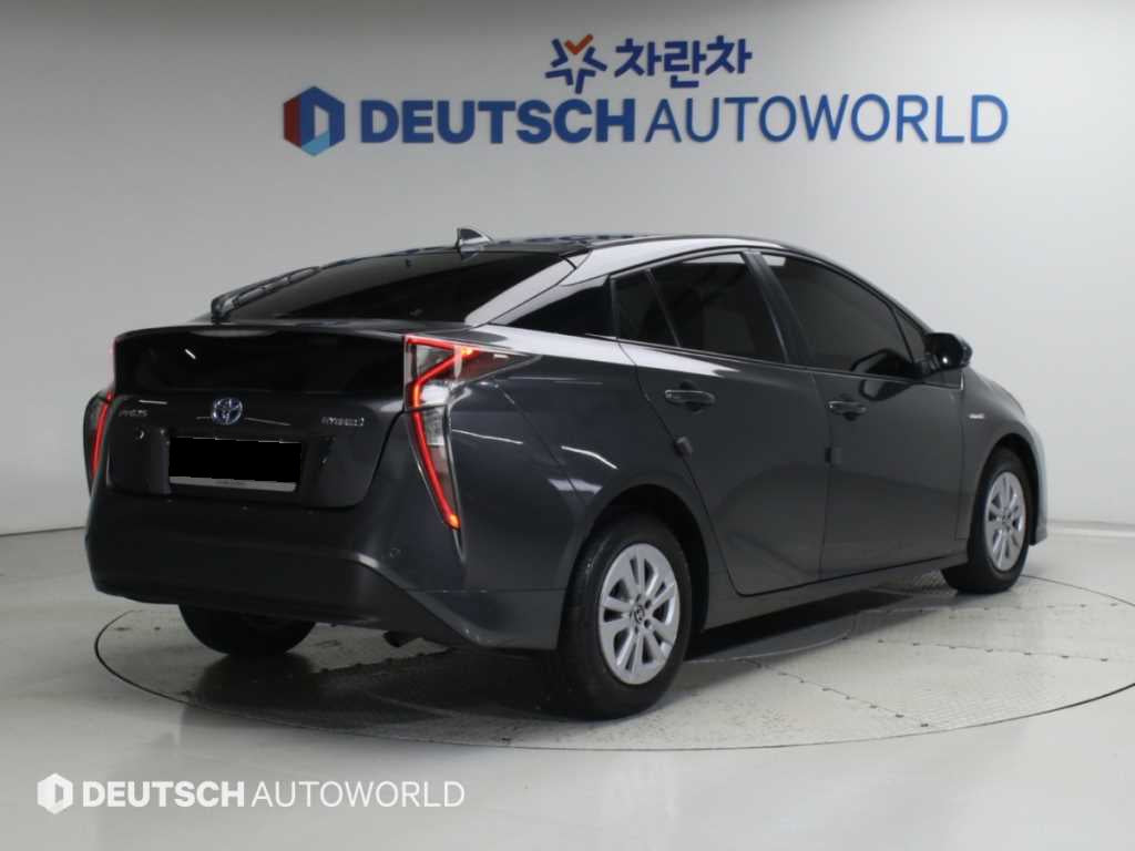Toyota Prius — photo 02