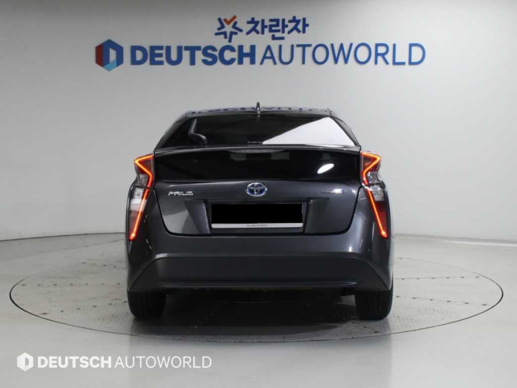 Toyota Prius — photo 04