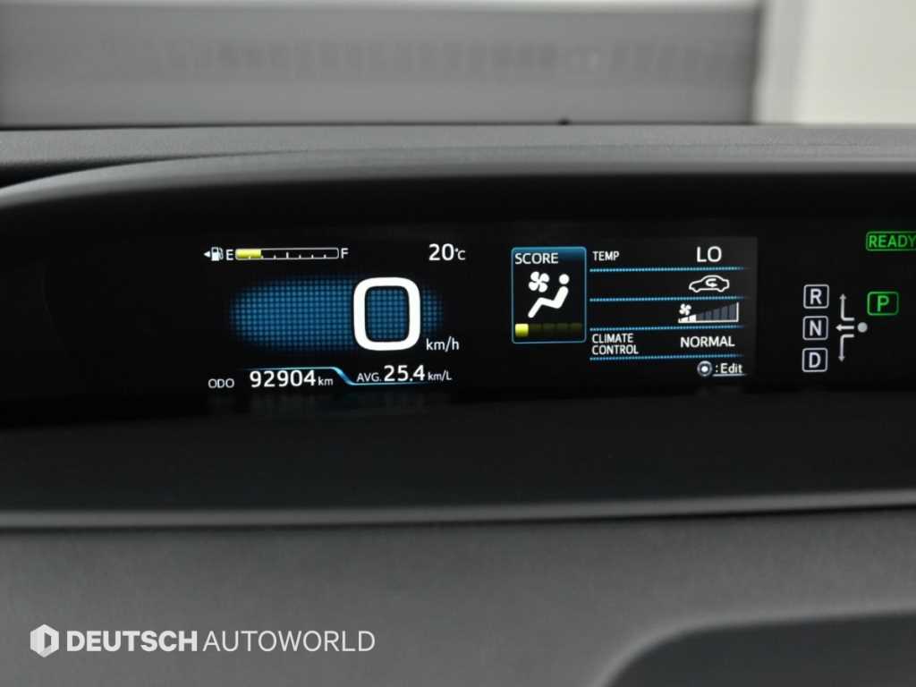 Toyota Prius — photo 08