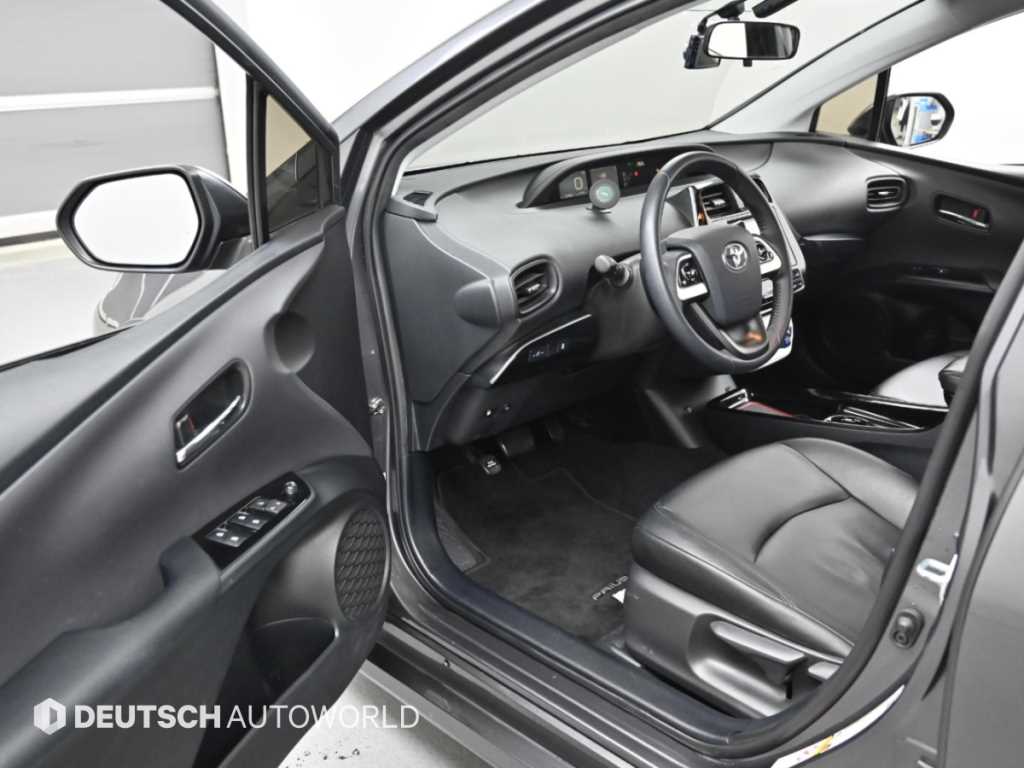 Toyota Prius — photo 11