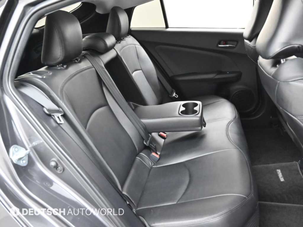 Toyota Prius — photo 12