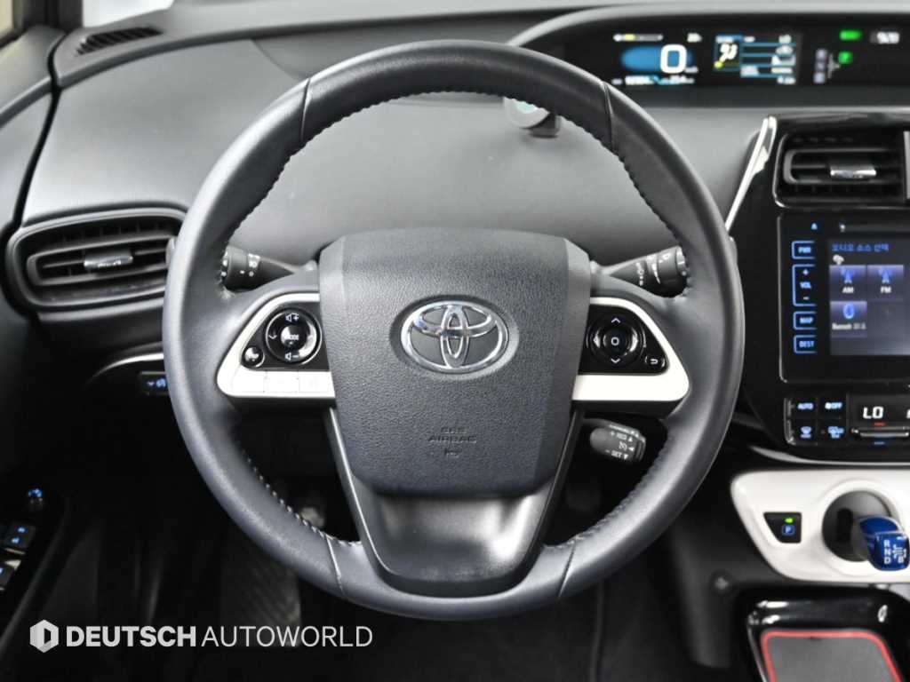 Toyota Prius — photo 13
