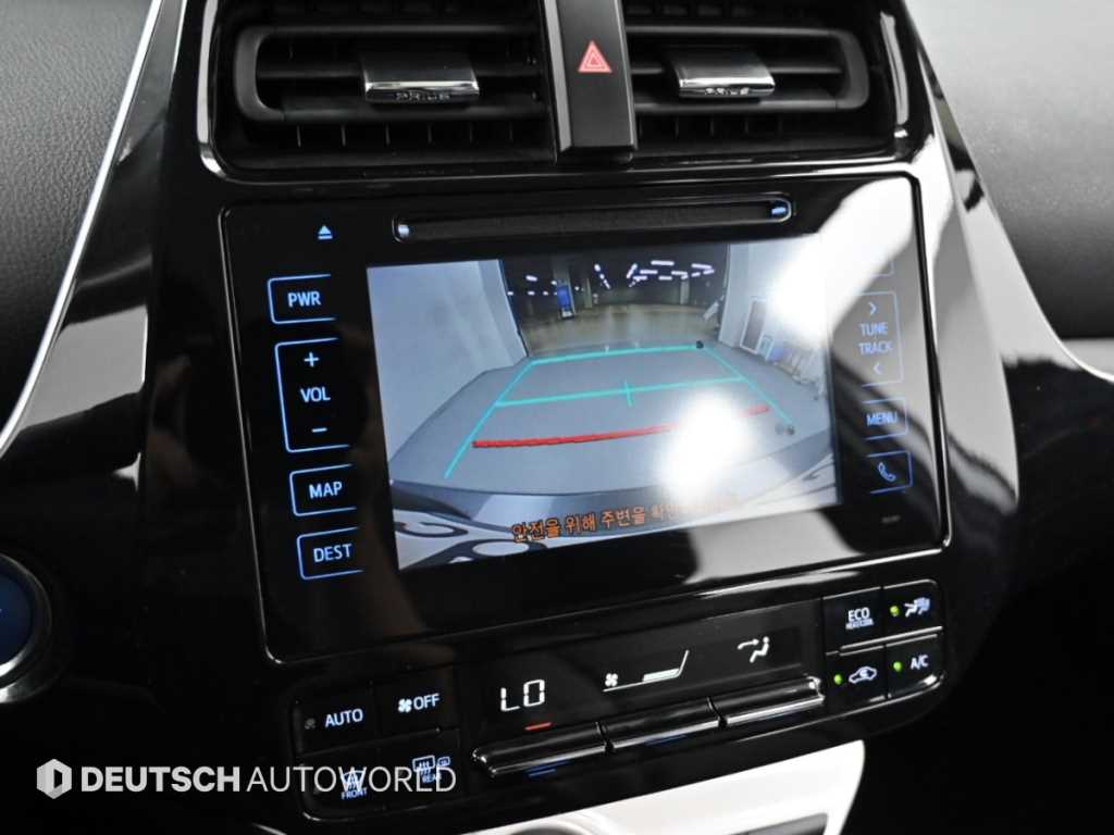 Toyota Prius — photo 15