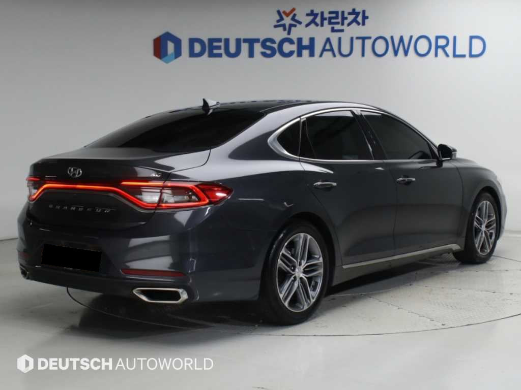 Hyundai Grandeur — photo 02