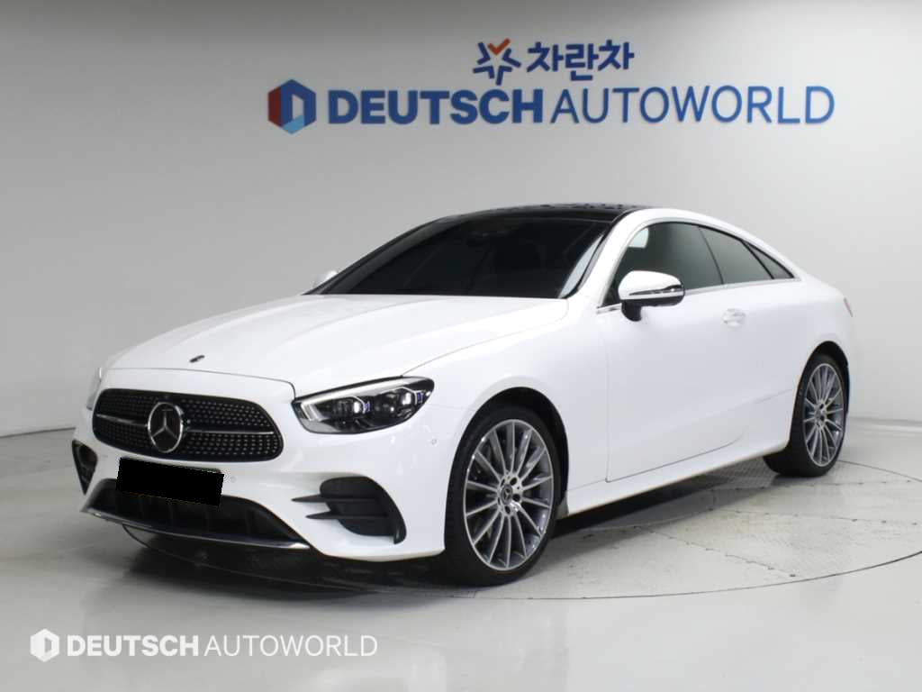 Mercedes-Benz E-Class — photo 01