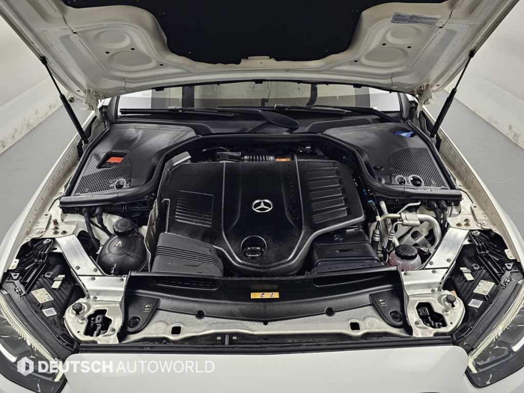 Mercedes-Benz E-Class — photo 06