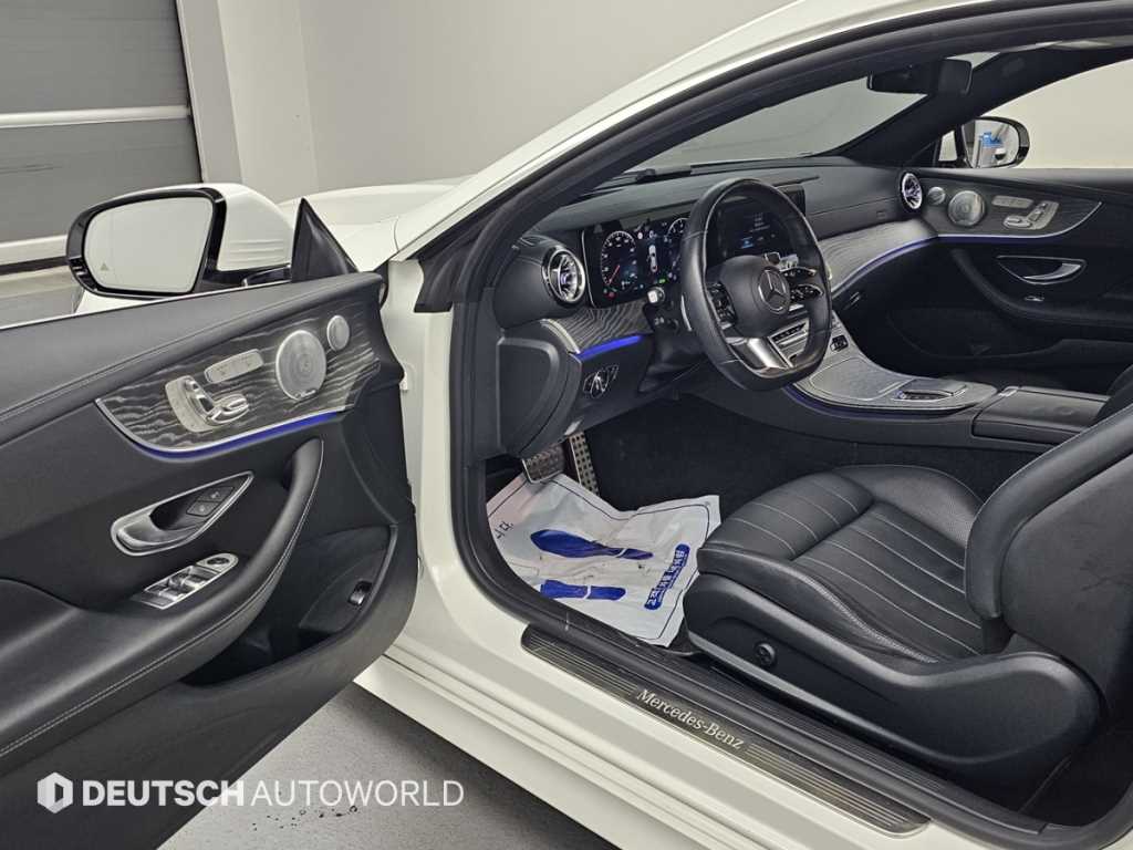 Mercedes-Benz E-Class — photo 11