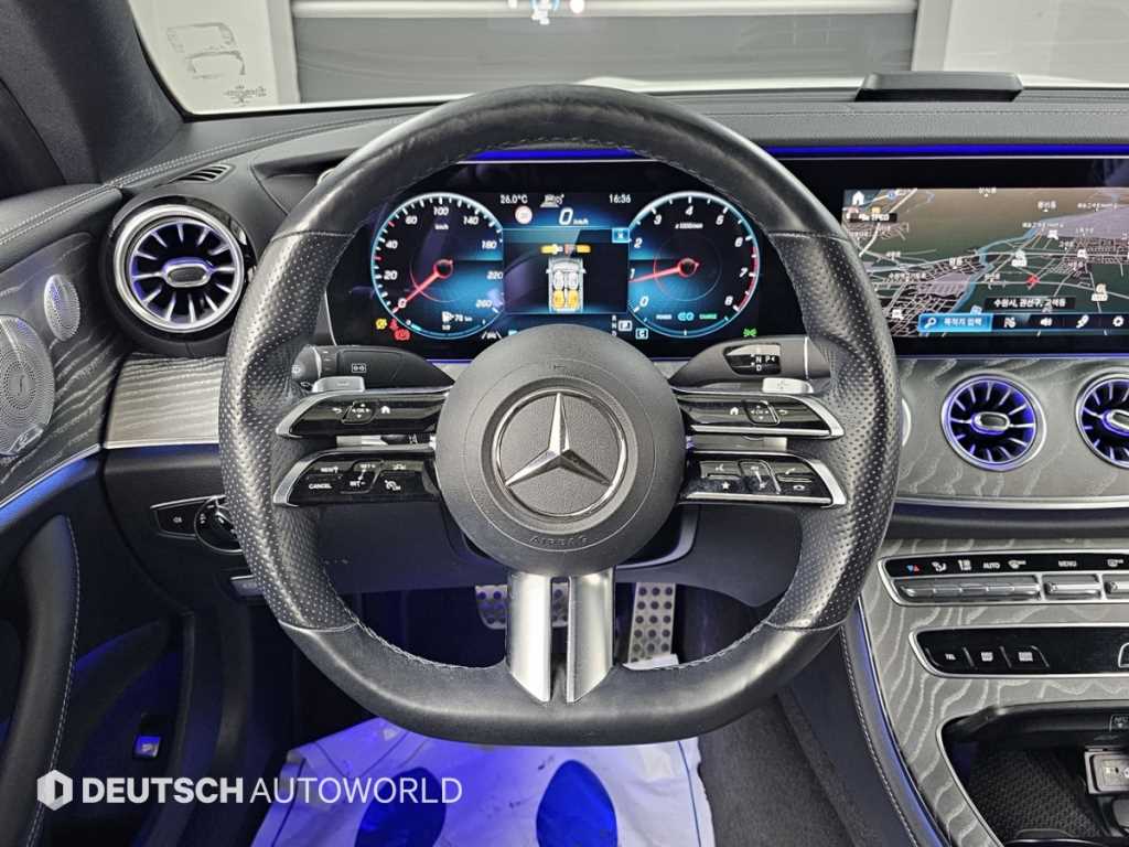 Mercedes-Benz E-Class — photo 13