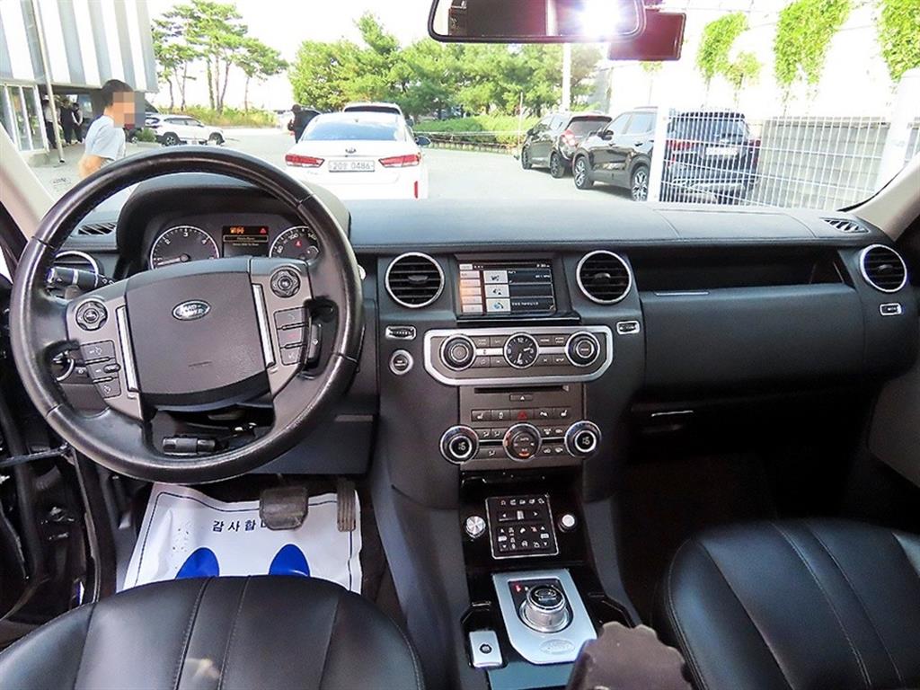 Land Rover Discovery — photo 07