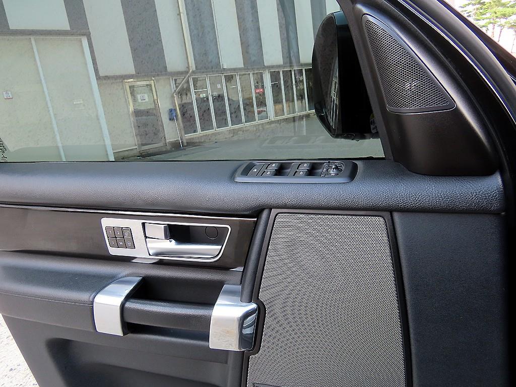 Land Rover Discovery — photo 11