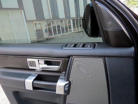 Land Rover Discovery — photo 11