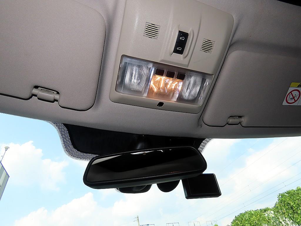 Land Rover Discovery — photo 13