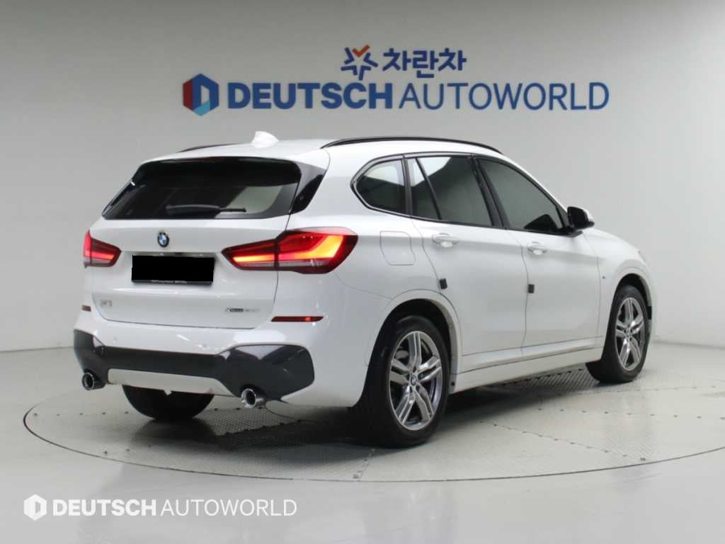 BMW X1 — photo 02