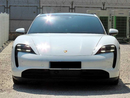 Porsche Taycan — photo 01