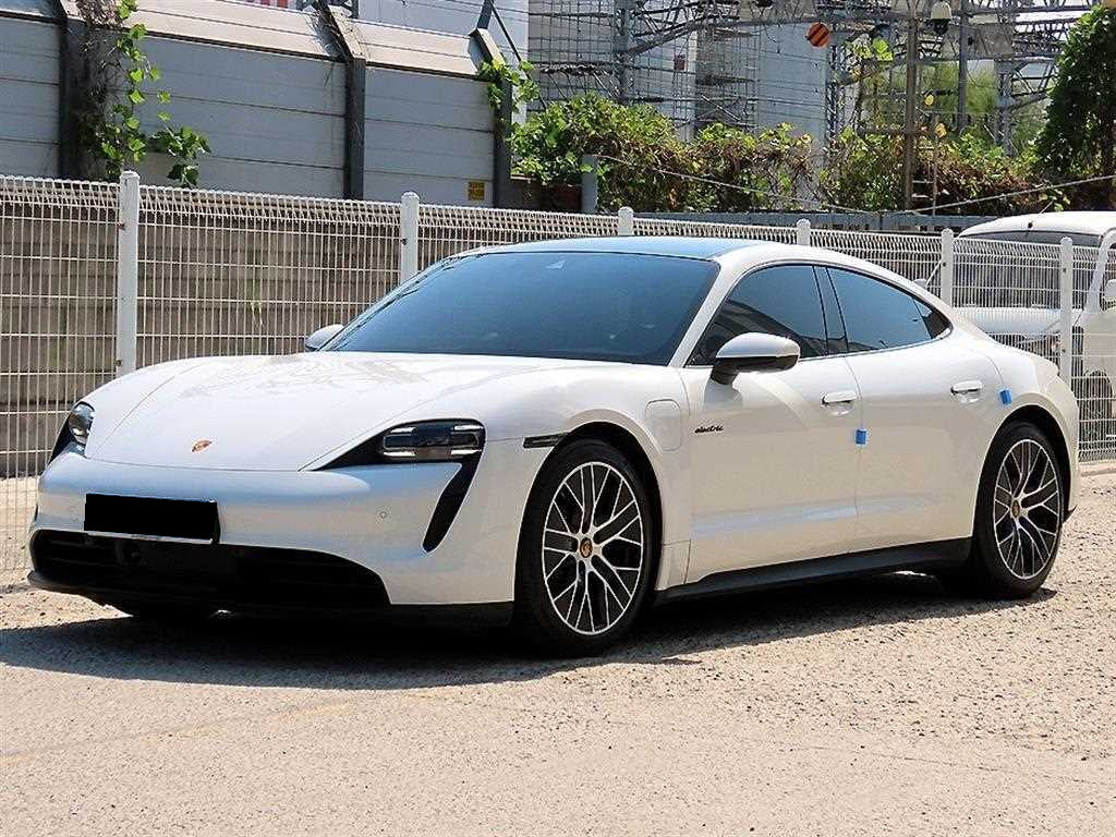 Porsche Taycan — photo 02