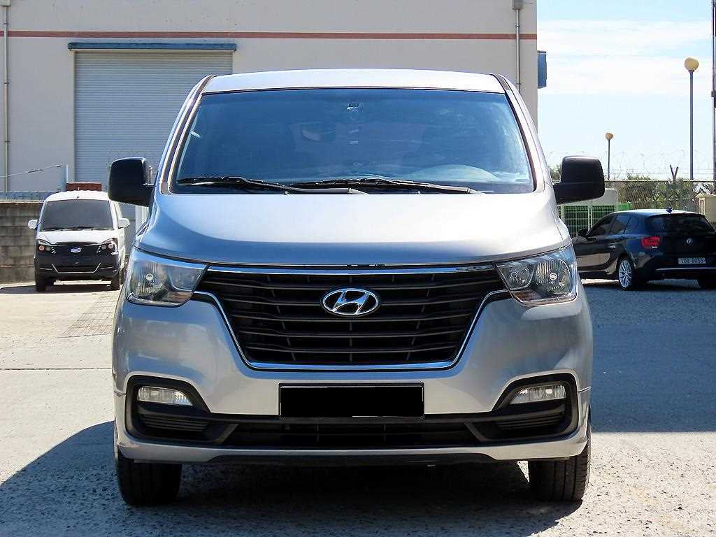 Hyundai Starex — photo 01