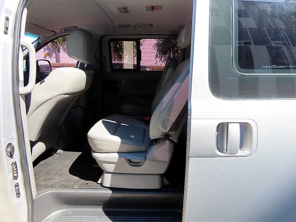 Hyundai Starex — photo 06