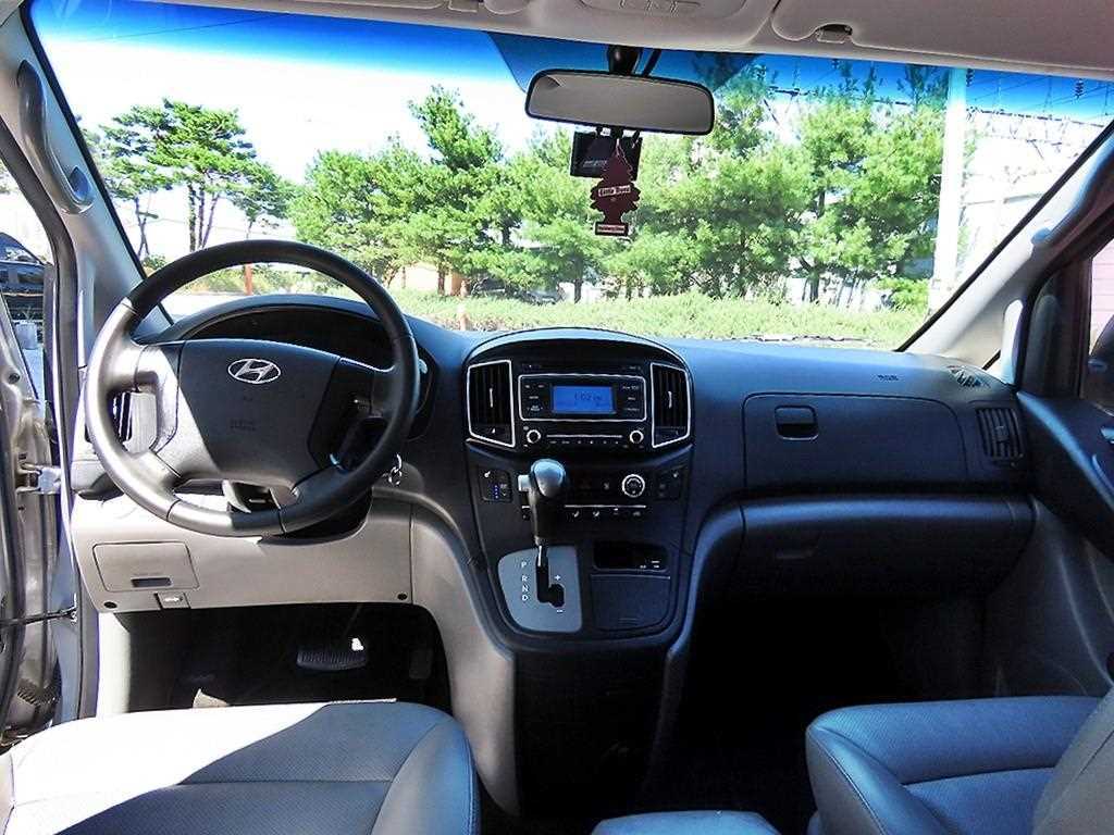 Hyundai Starex — photo 08