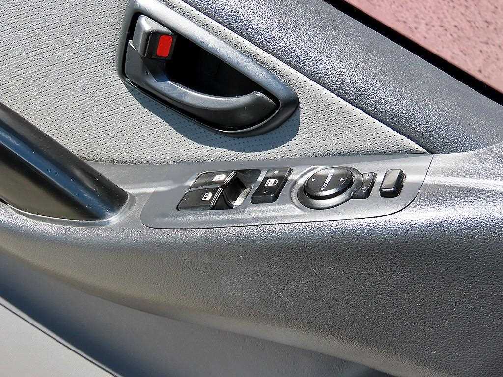 Hyundai Starex — photo 12