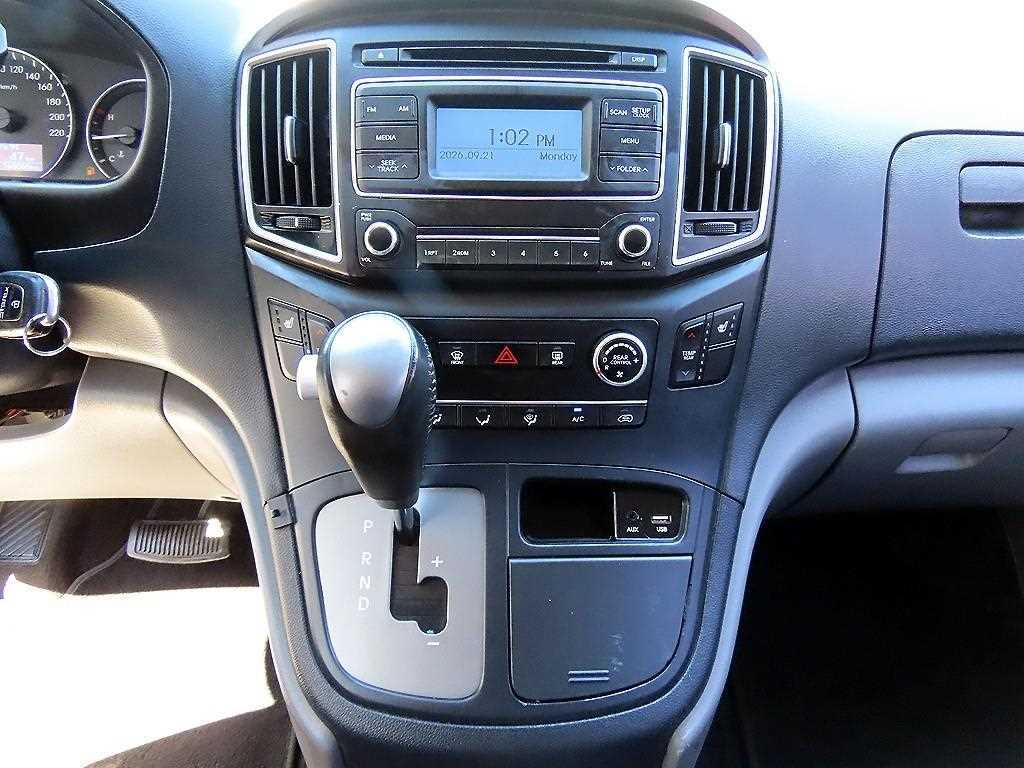 Hyundai Starex — photo 14