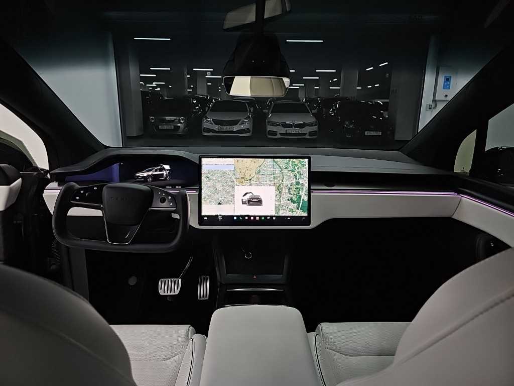 Tesla Model X — photo 07