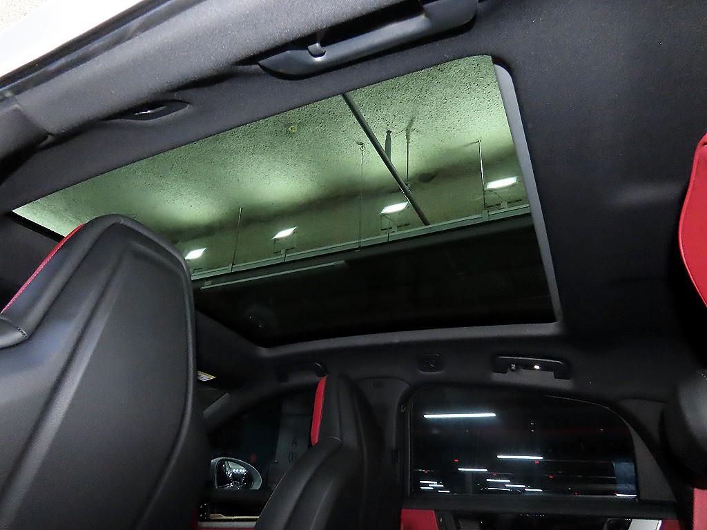 Porsche Cayenne — photo 15