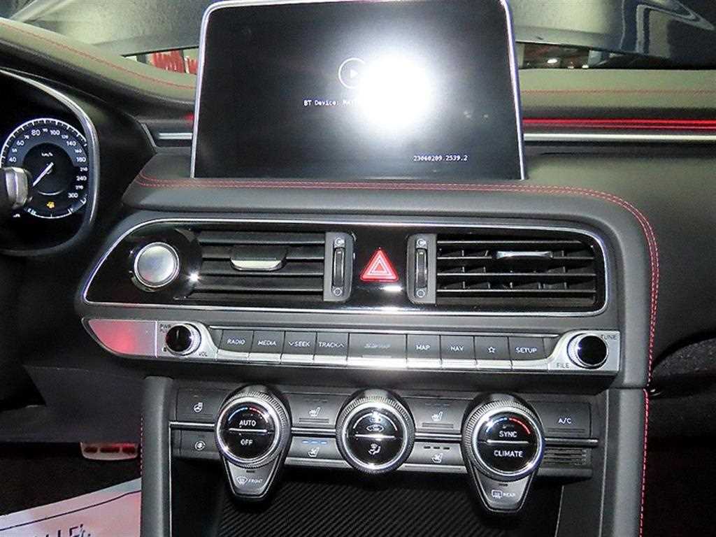Genesis G70 — photo 11