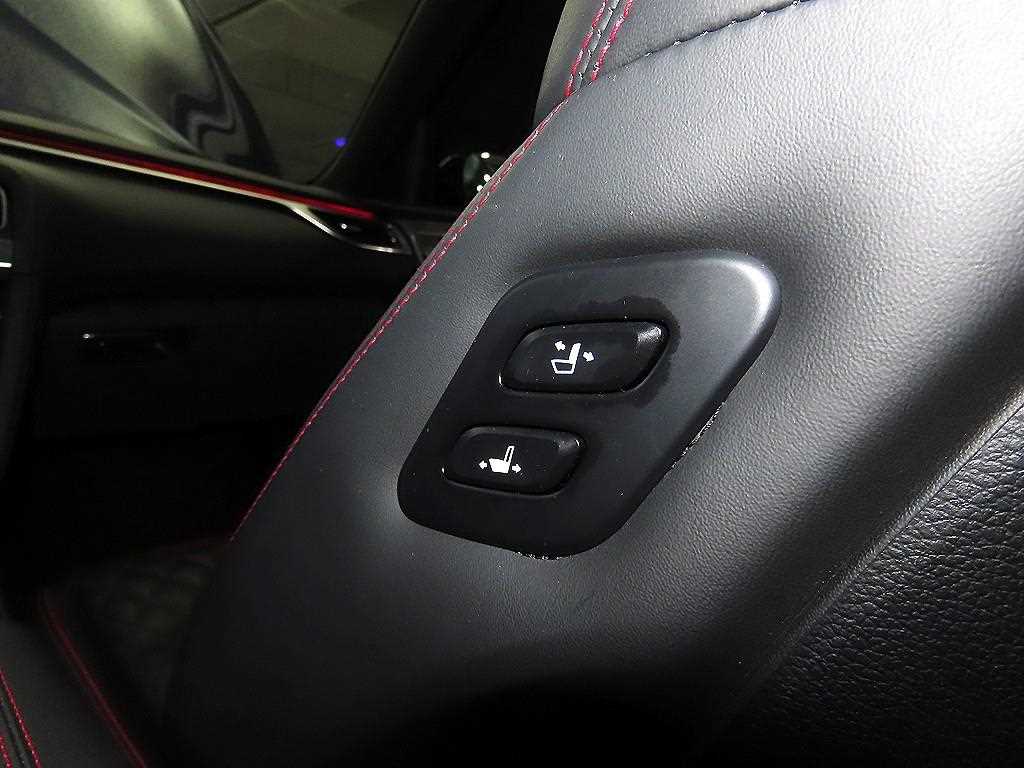 Genesis G70 — photo 16