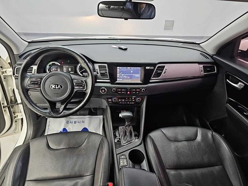 Kia Niro — photo 07