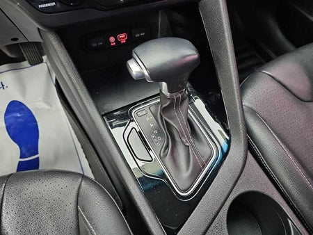 Kia Niro — photo 08