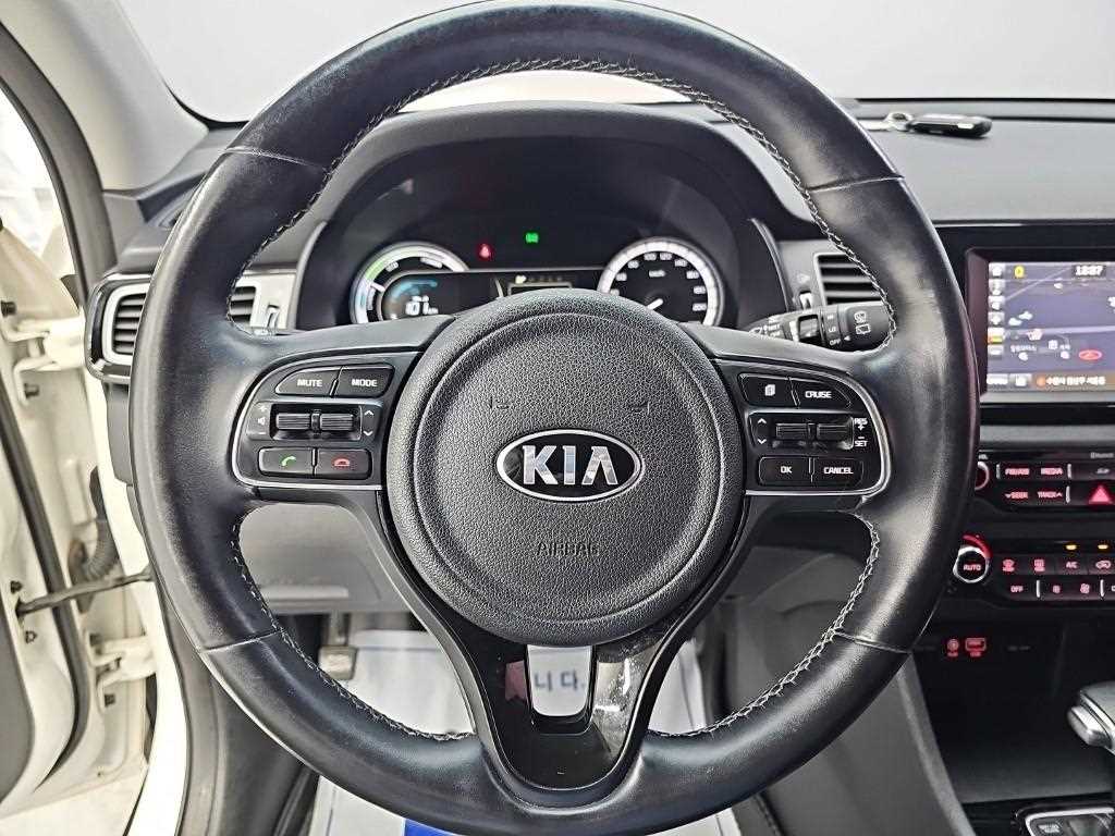 Kia Niro — photo 09