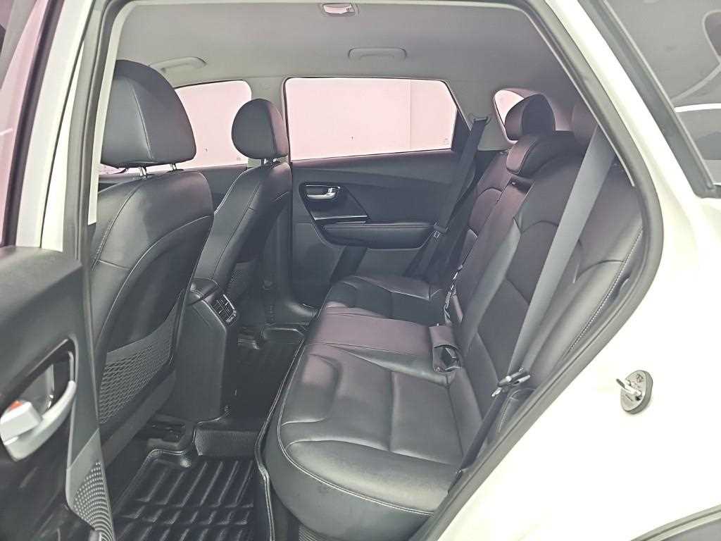 Kia Niro — photo 12