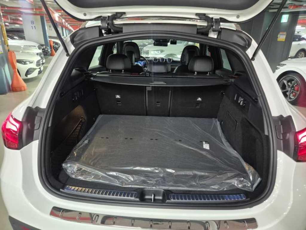 Mercedes-Benz GLC-Class — photo 07